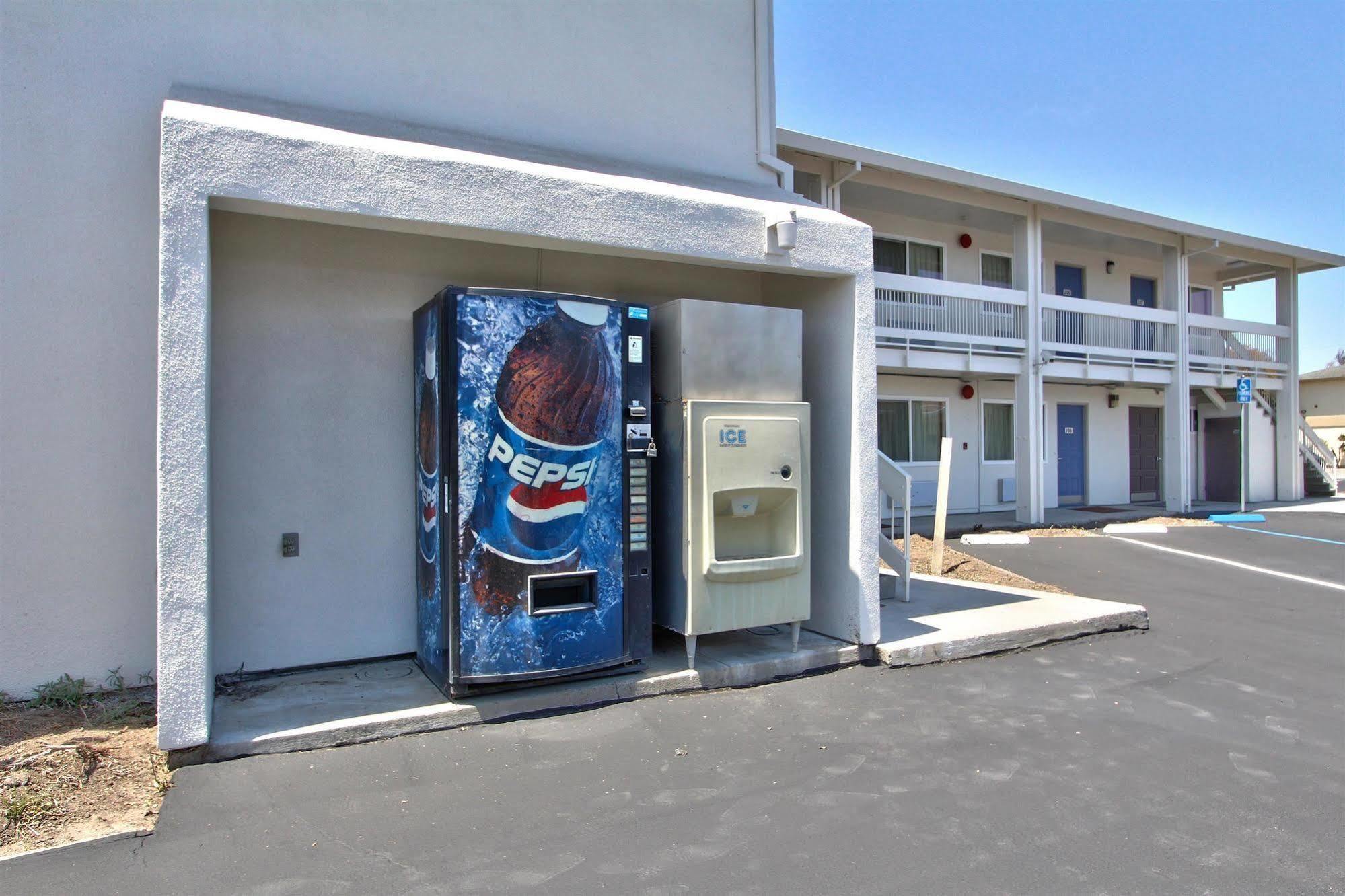 Coastal Valley Inn - Monterey Castroville Dış mekan fotoğraf