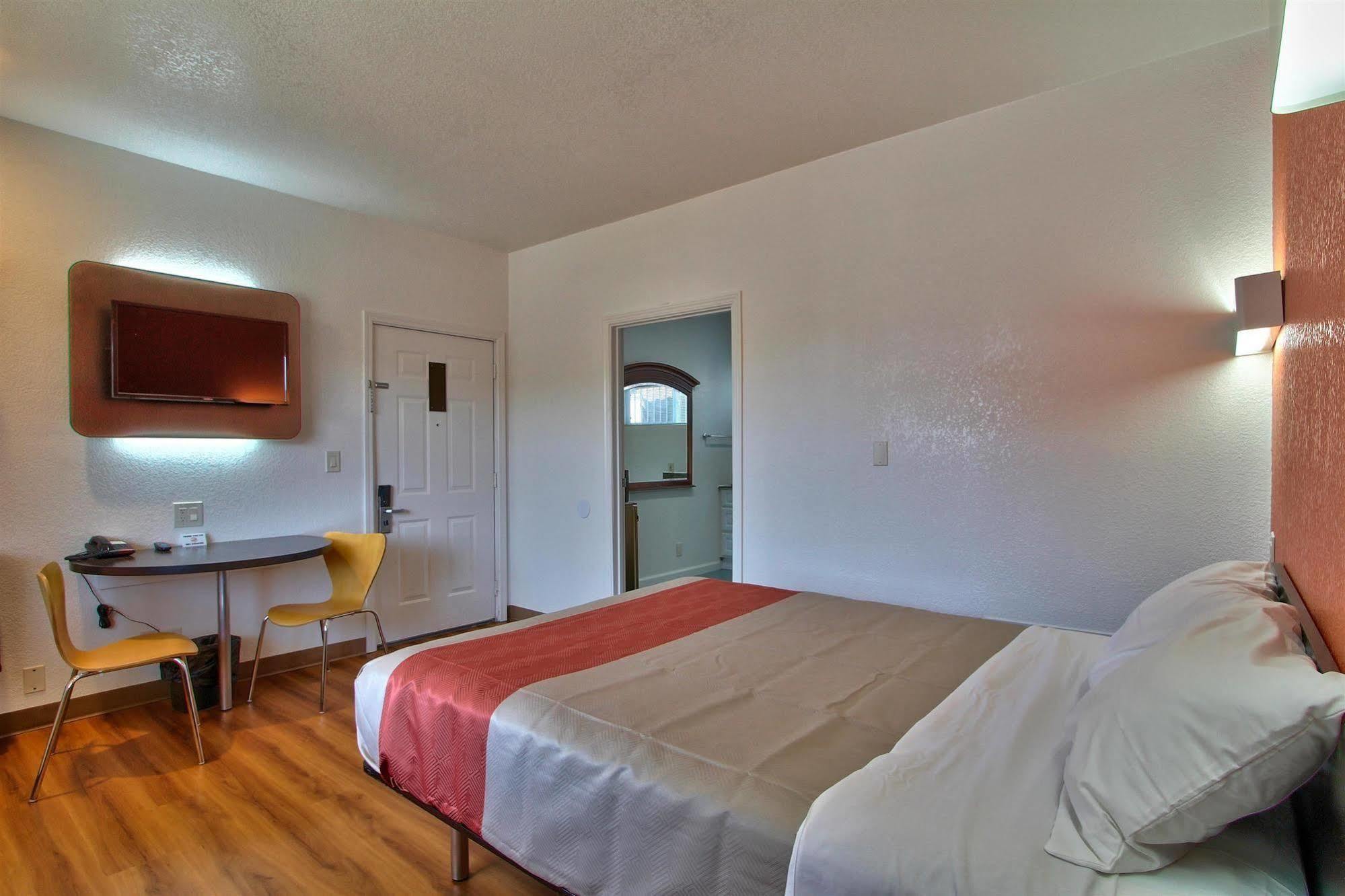 Coastal Valley Inn - Monterey Castroville Dış mekan fotoğraf