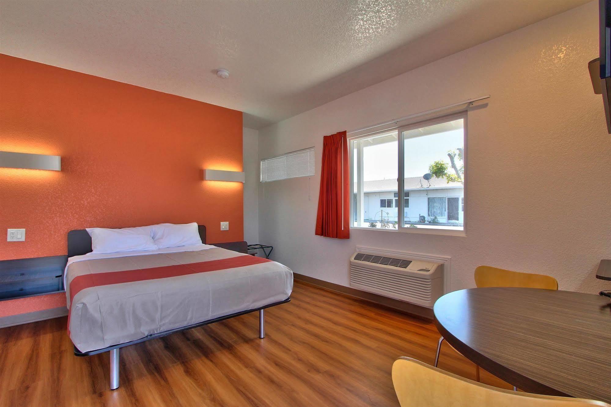 Coastal Valley Inn - Monterey Castroville Dış mekan fotoğraf