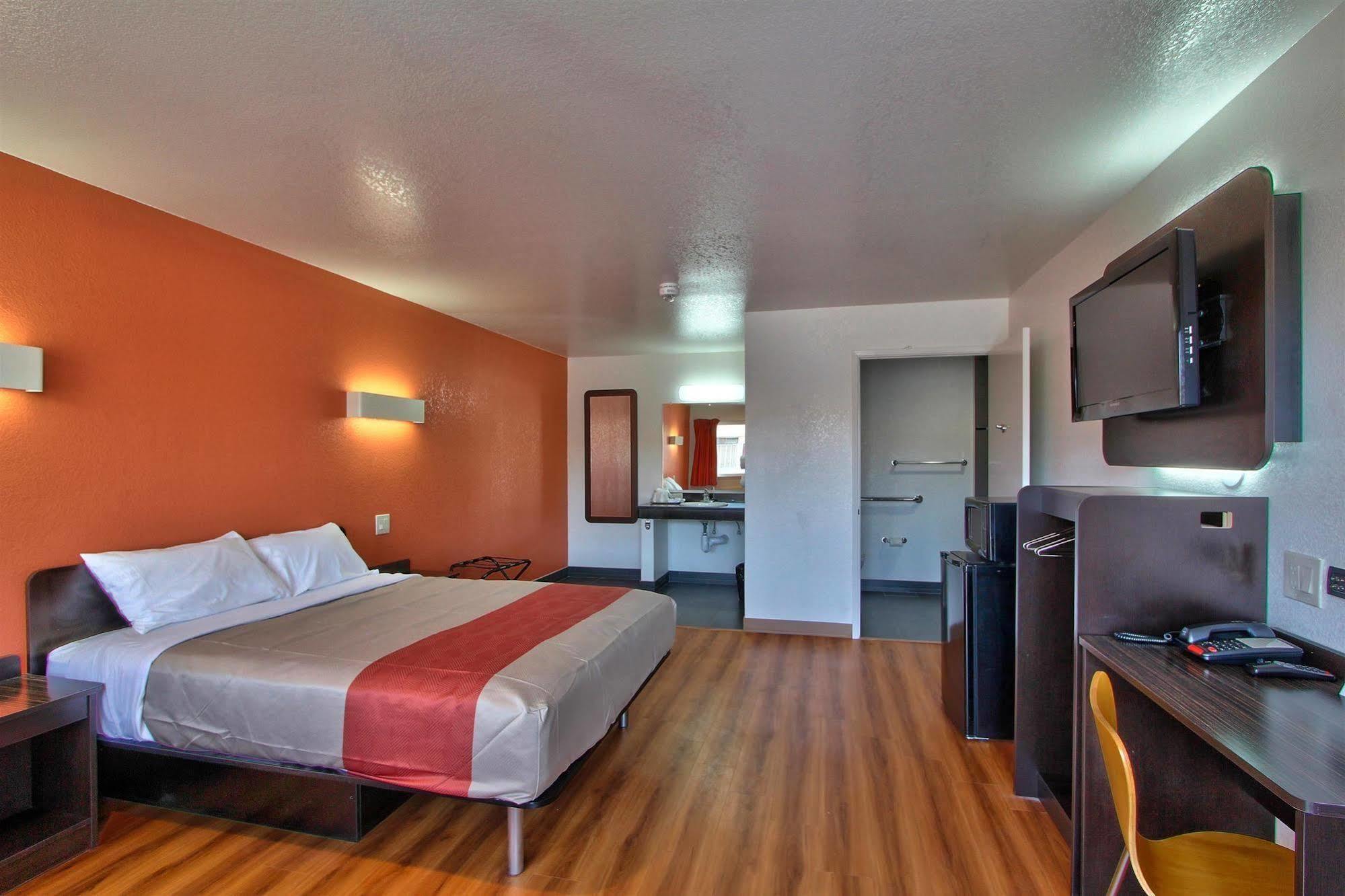 Coastal Valley Inn - Monterey Castroville Dış mekan fotoğraf