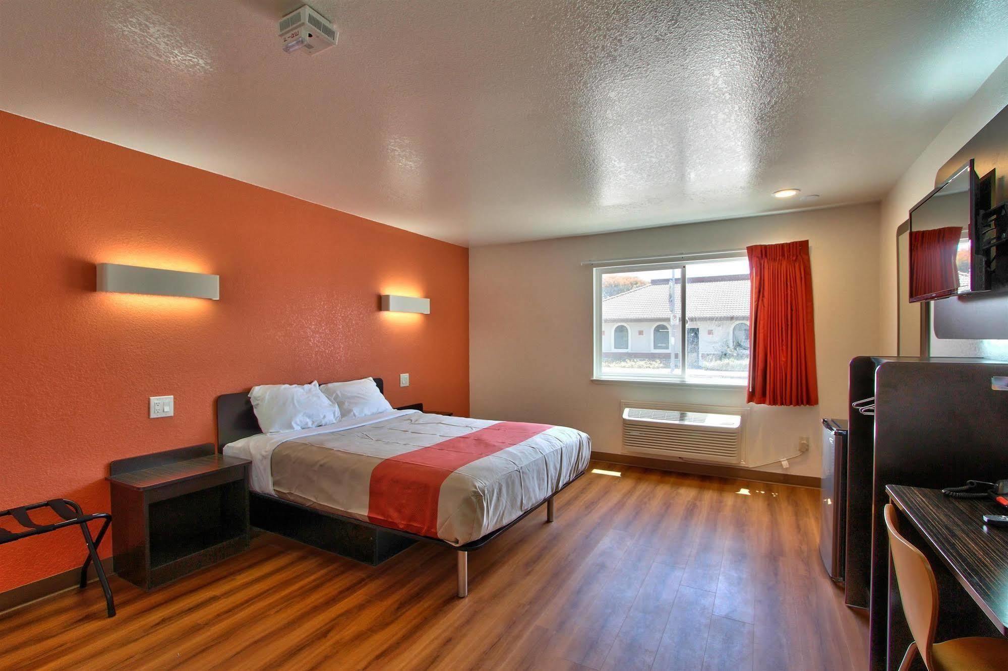 Coastal Valley Inn - Monterey Castroville Dış mekan fotoğraf